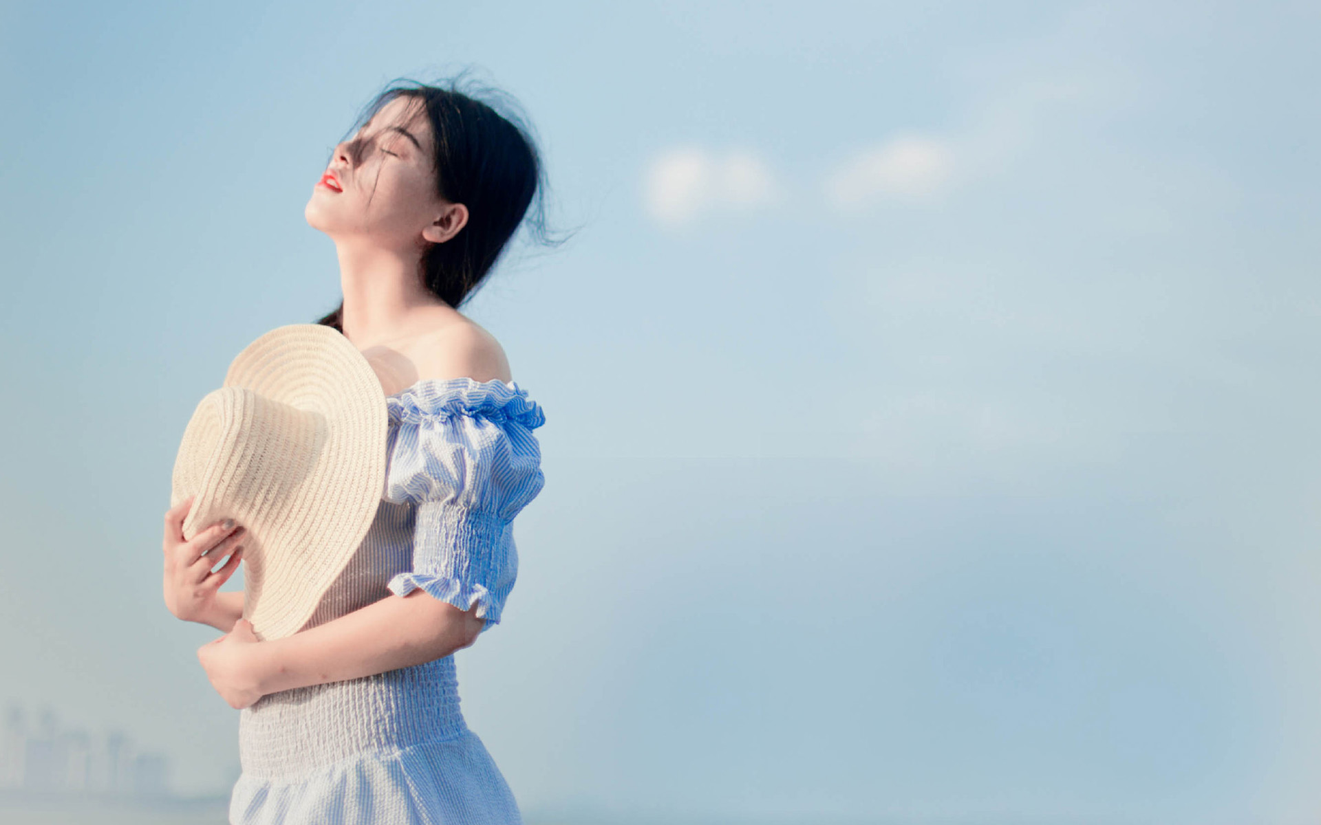 翘臀美女性感俏皮浴缸内激情湿身大尺度魅惑写真图片