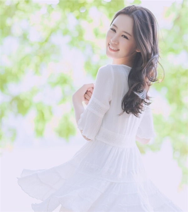 S型曲线美女姣好身材美女性感浴室湿身魅惑写真美女图片