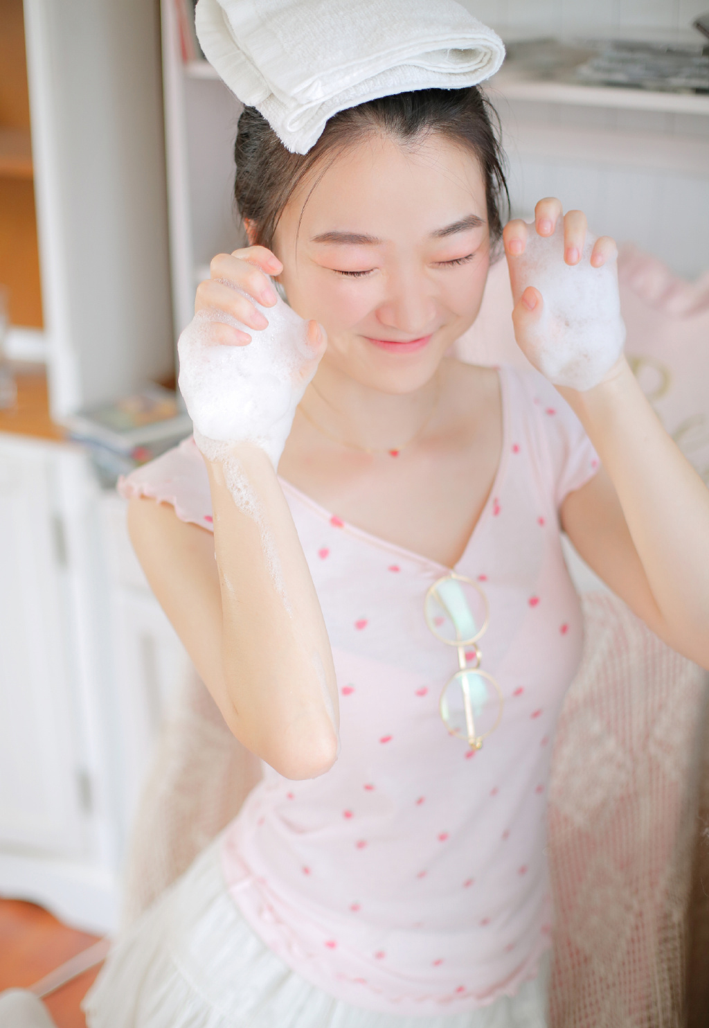 丰满S型完美曲线 蕾丝透明情趣内衣少妇写真