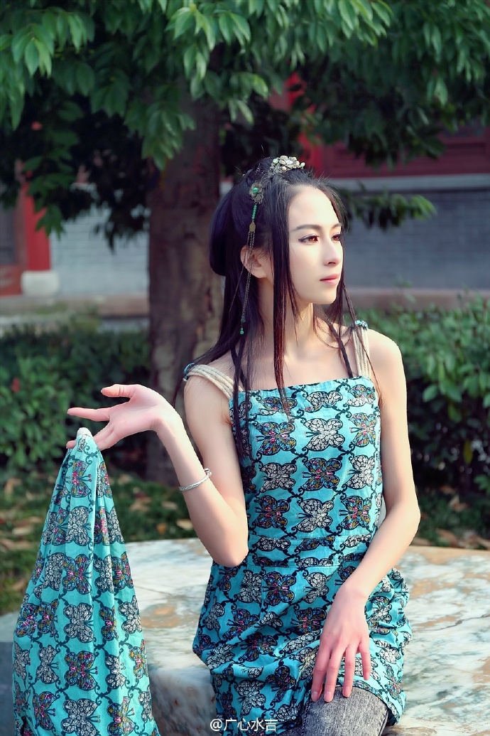美女诱人的表情 极品纯情的妹子