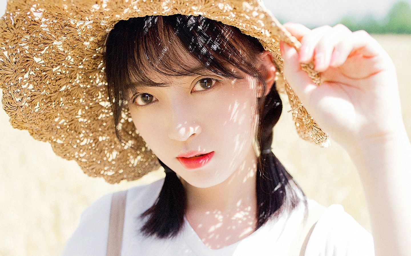 性感气质高贵少妇   大胸脯黑色内衣私房写真