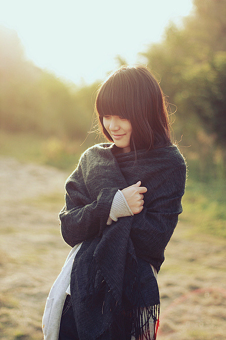 *气质美女酥胸诱人写真