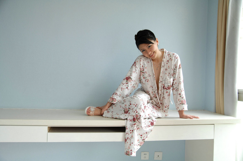居家美女少妇性感闷骚写真