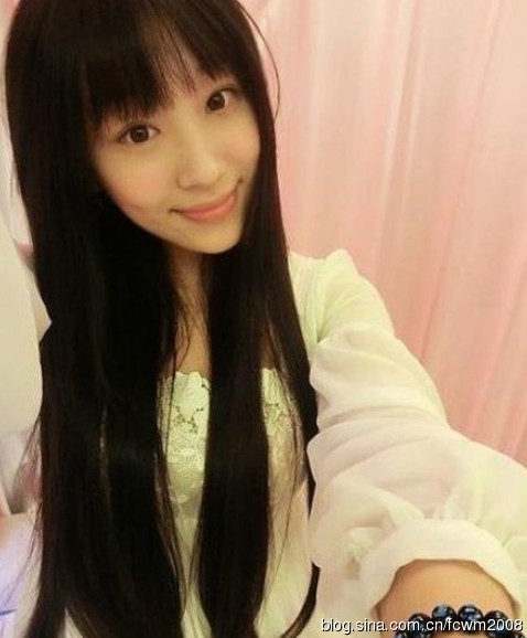 邻家女孩高清居家性感私房美女写真