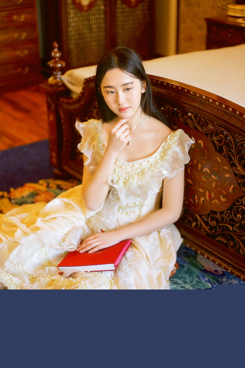 美女黑丝美腿翘臀诱惑美女图片