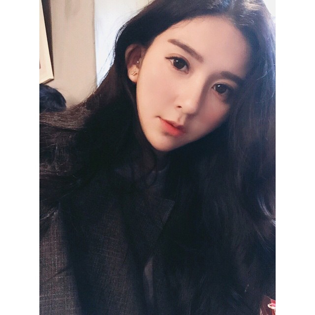 性感美女制服美腿丝袜诱惑私房写真
