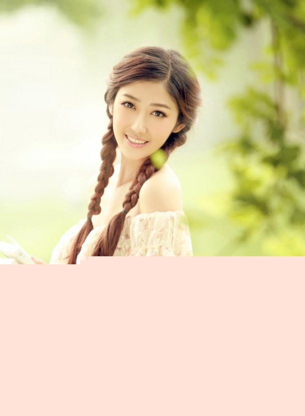 气质优雅的美女户外写真 酥胸MM
