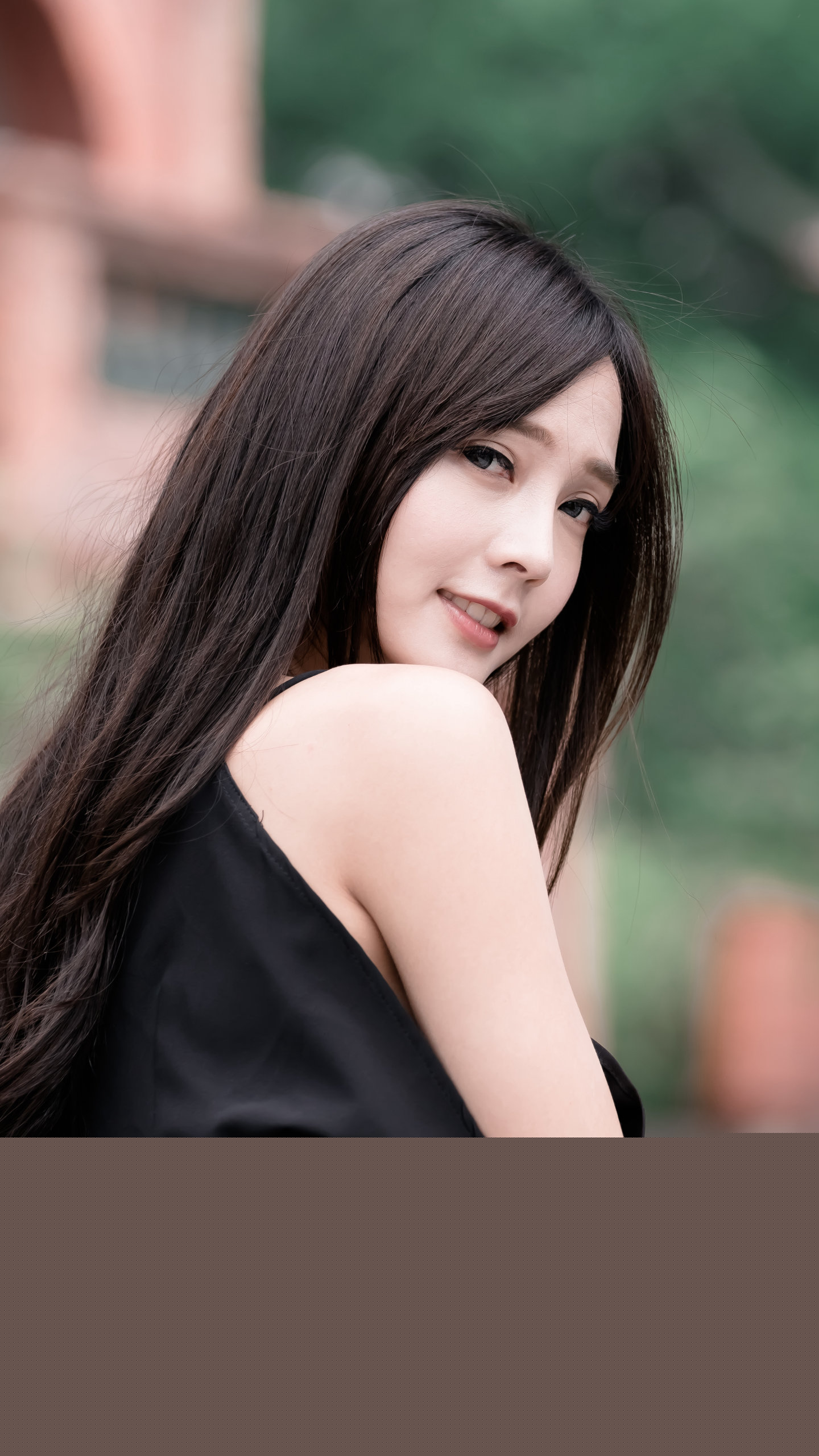 极品黄金女神纤腰美腿美胸诱人写真图片